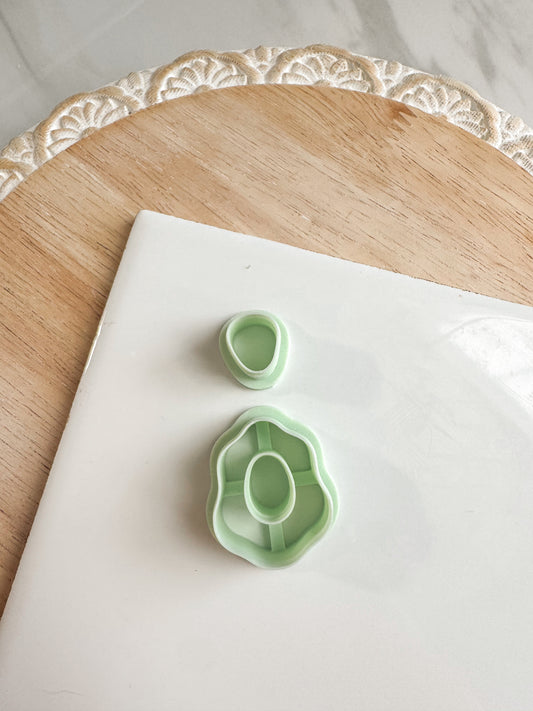 Wavy Orbit Dangle Cutter